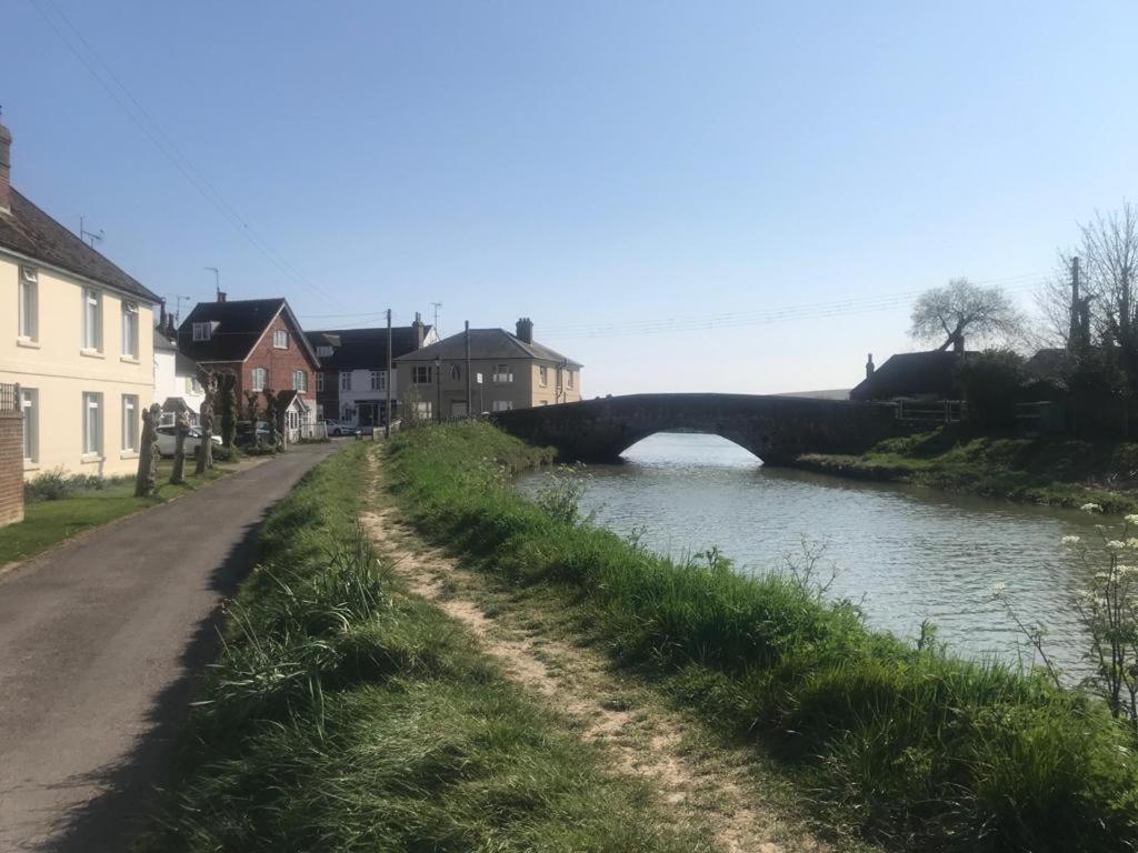 Delightful Cottage On The River Adur Close To Brighton & The Downs No Dogs Sorry Upper Beeding 외부 사진