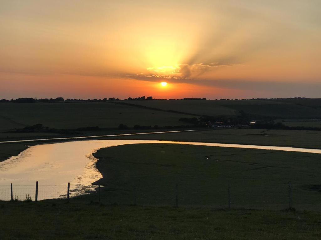 Delightful Cottage On The River Adur Close To Brighton & The Downs No Dogs Sorry Upper Beeding 외부 사진
