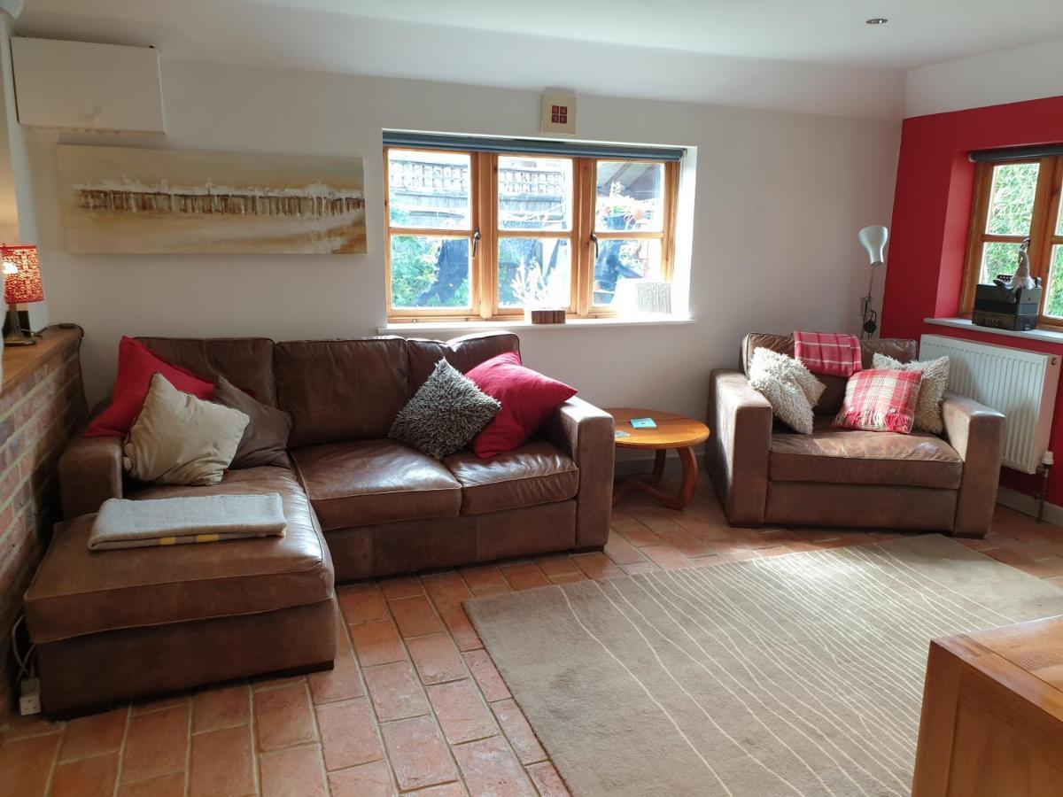 Delightful Cottage On The River Adur Close To Brighton & The Downs No Dogs Sorry Upper Beeding 외부 사진