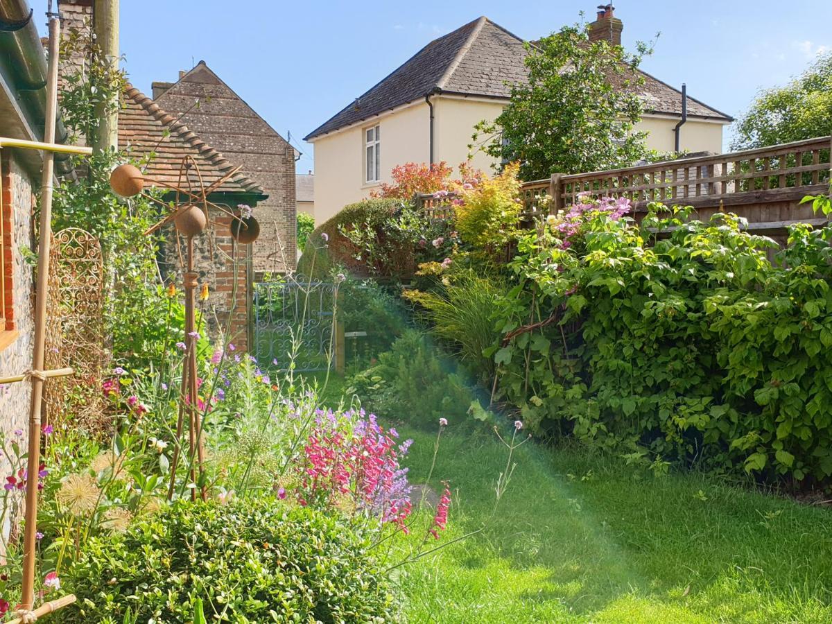 Delightful Cottage On The River Adur Close To Brighton & The Downs No Dogs Sorry Upper Beeding 외부 사진